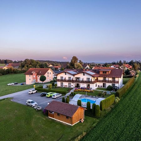 Pension Ambros Buchlberg Bagian luar foto