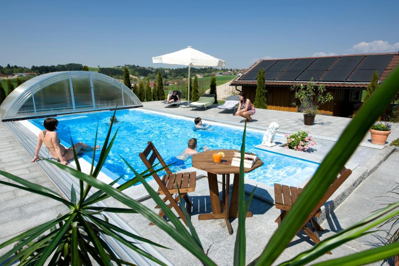 Pension Ambros Buchlberg Bagian luar foto