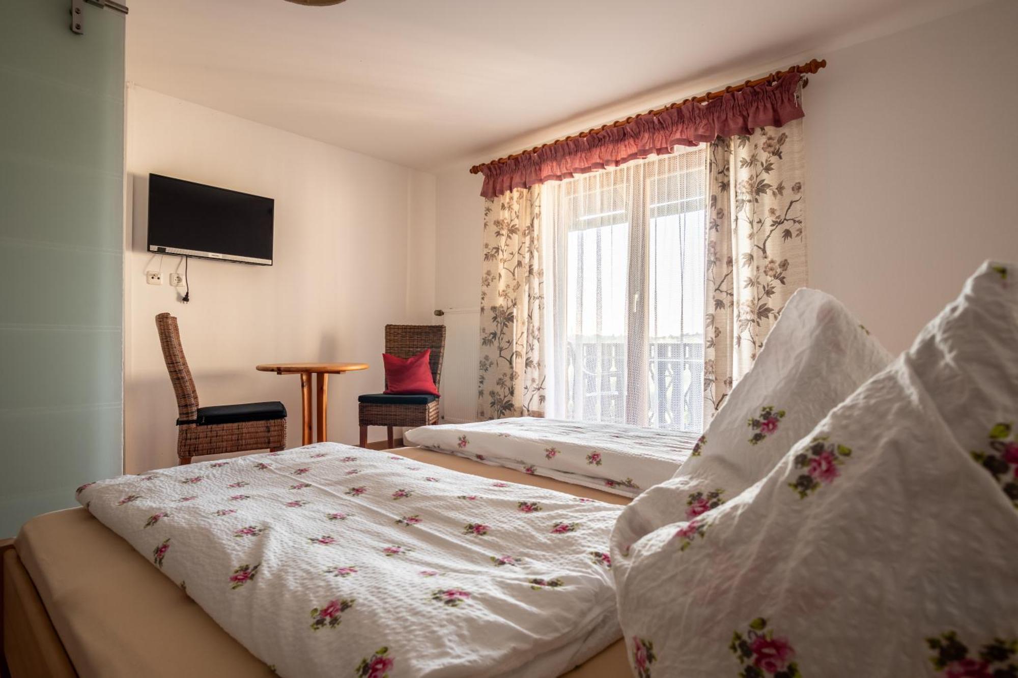 Pension Ambros Buchlberg Bagian luar foto